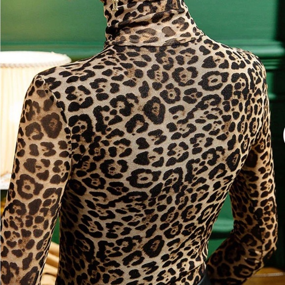 NWOT Rafaella animal print, long sleeve turtleneck Top SzM - Picture 3 of 9